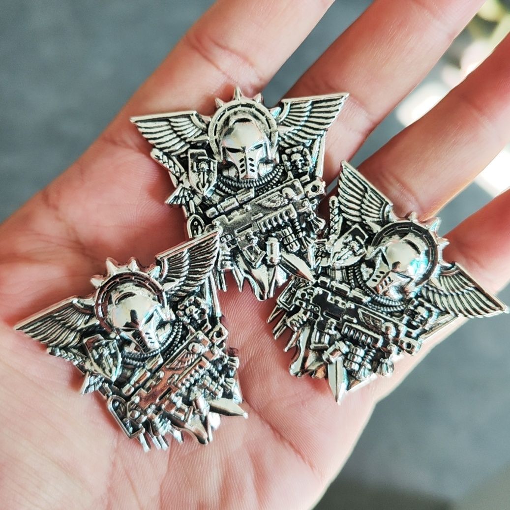 ヴィンテージ翼付きヘルメットガンメタルブローチレトロ戦士パタ - Vintage Collectible Guns のレビューと価格